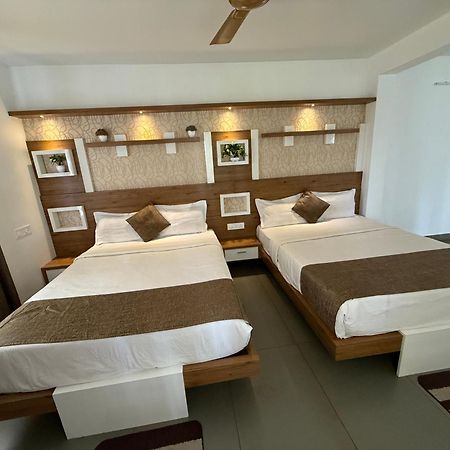 Honey Rock Hotel Kanthalloor Екстериор снимка