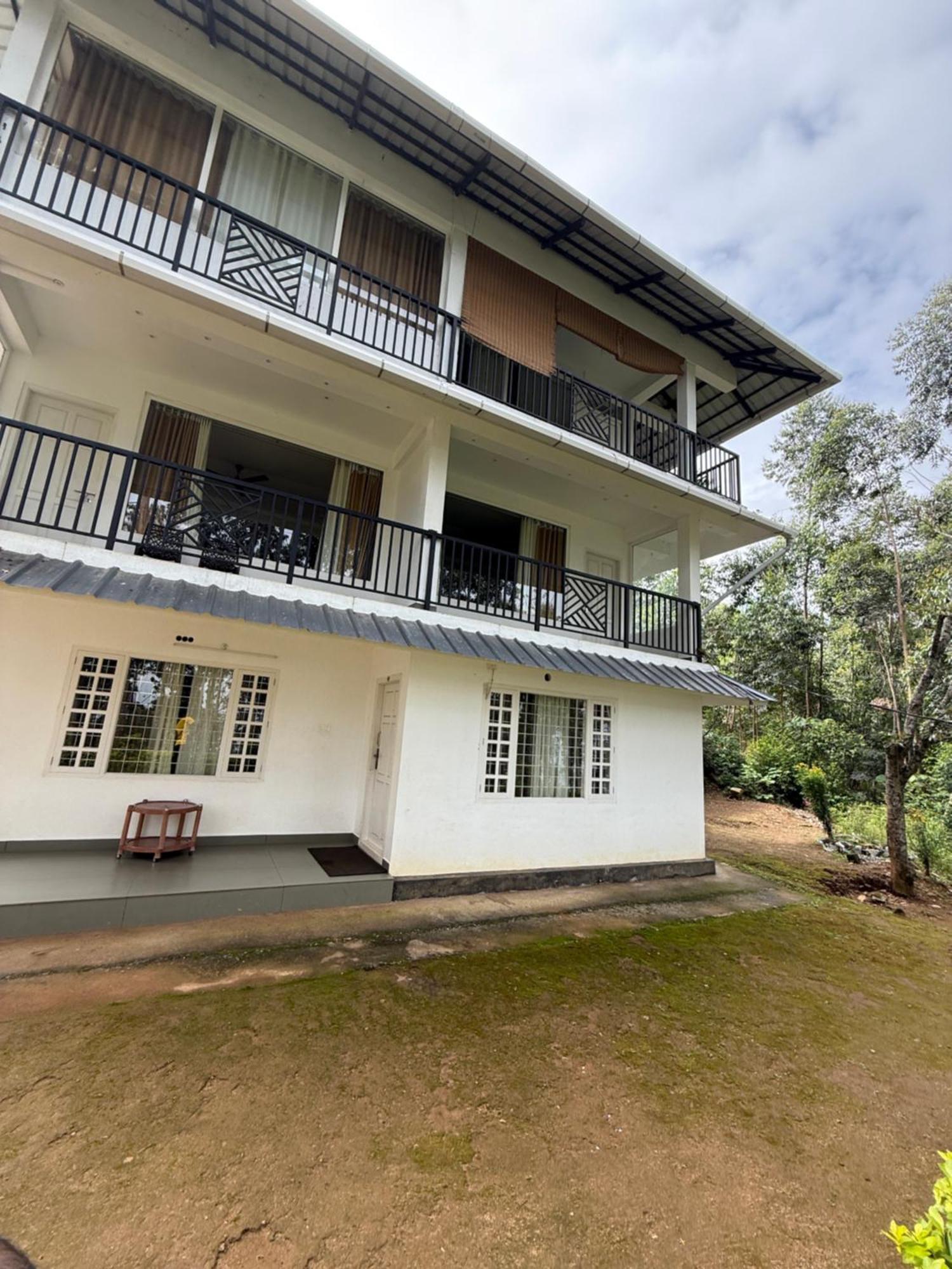 Honey Rock Hotel Kanthalloor Екстериор снимка