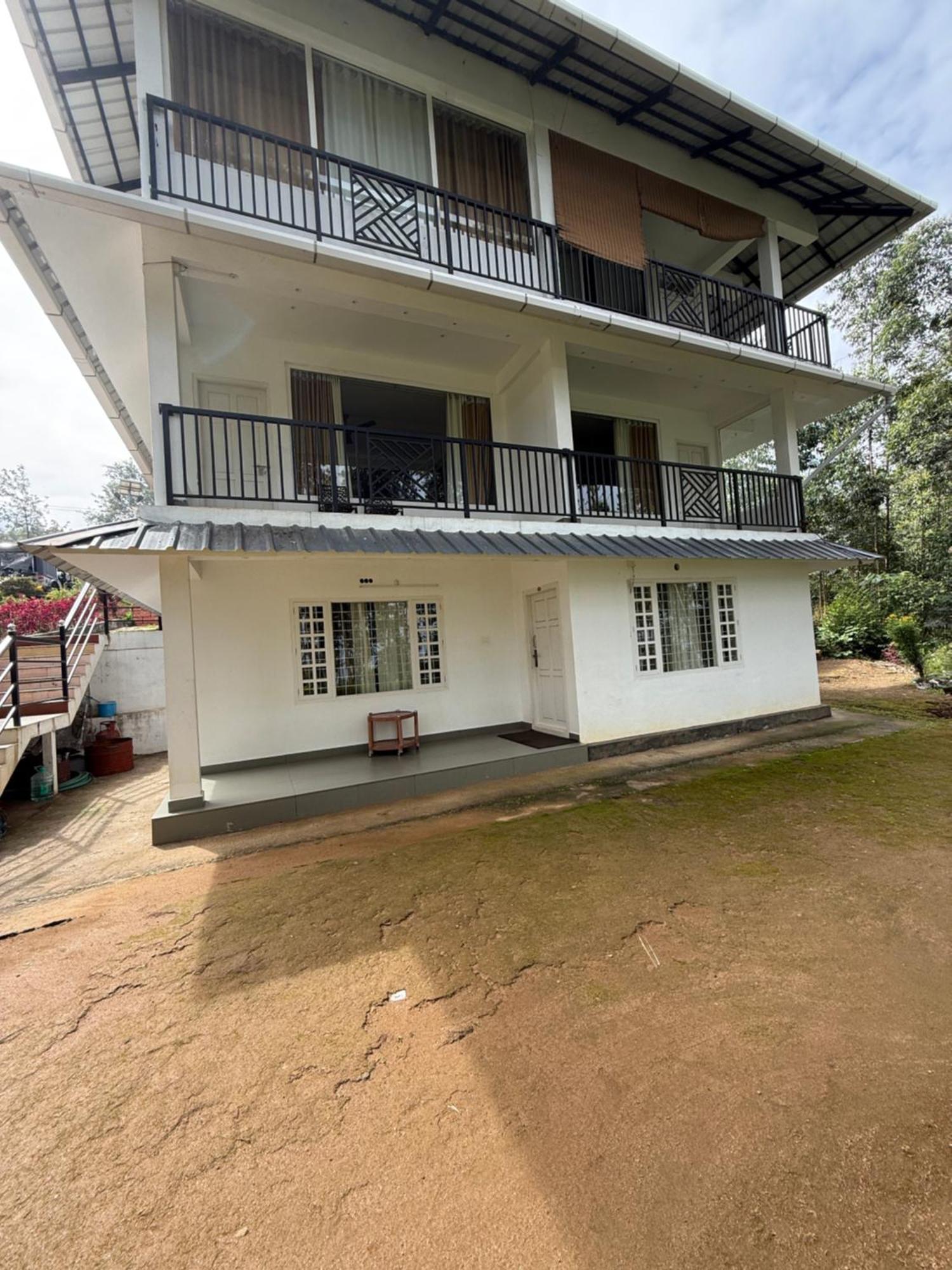 Honey Rock Hotel Kanthalloor Екстериор снимка