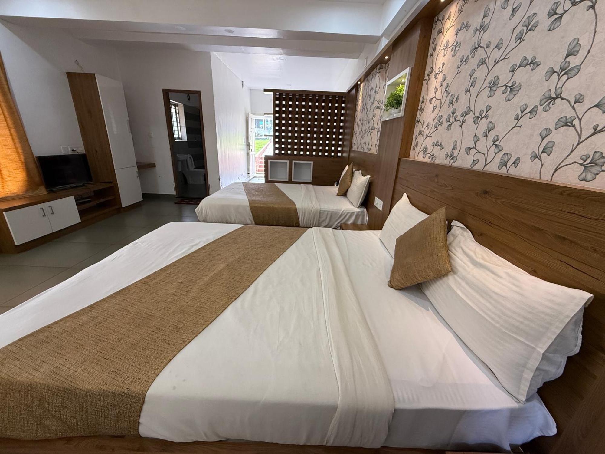 Honey Rock Hotel Kanthalloor Екстериор снимка