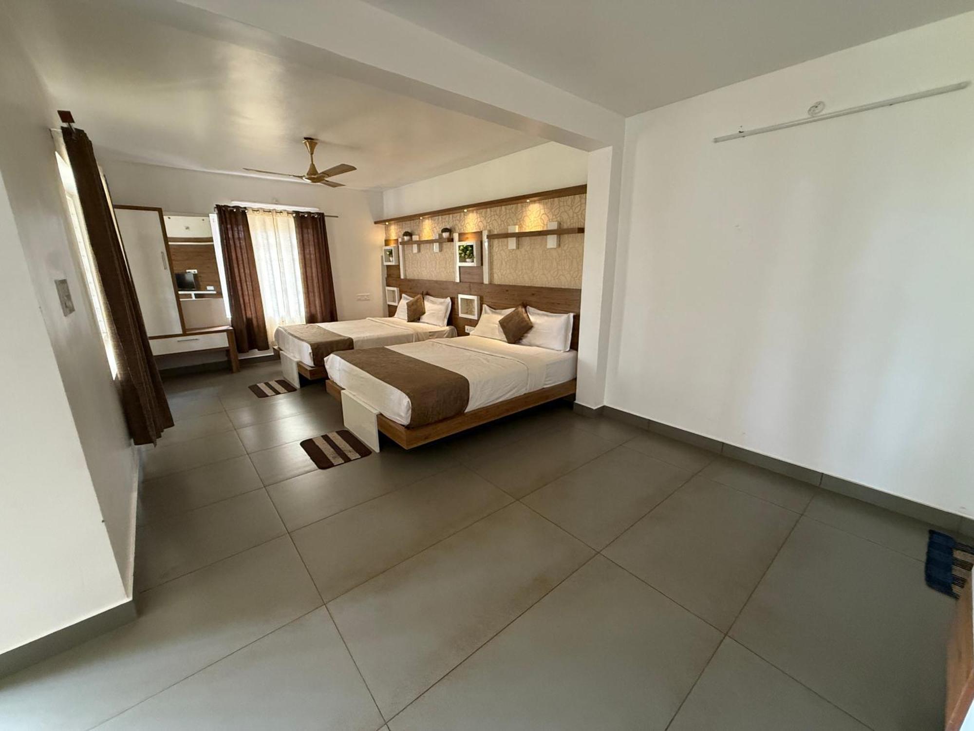 Honey Rock Hotel Kanthalloor Екстериор снимка