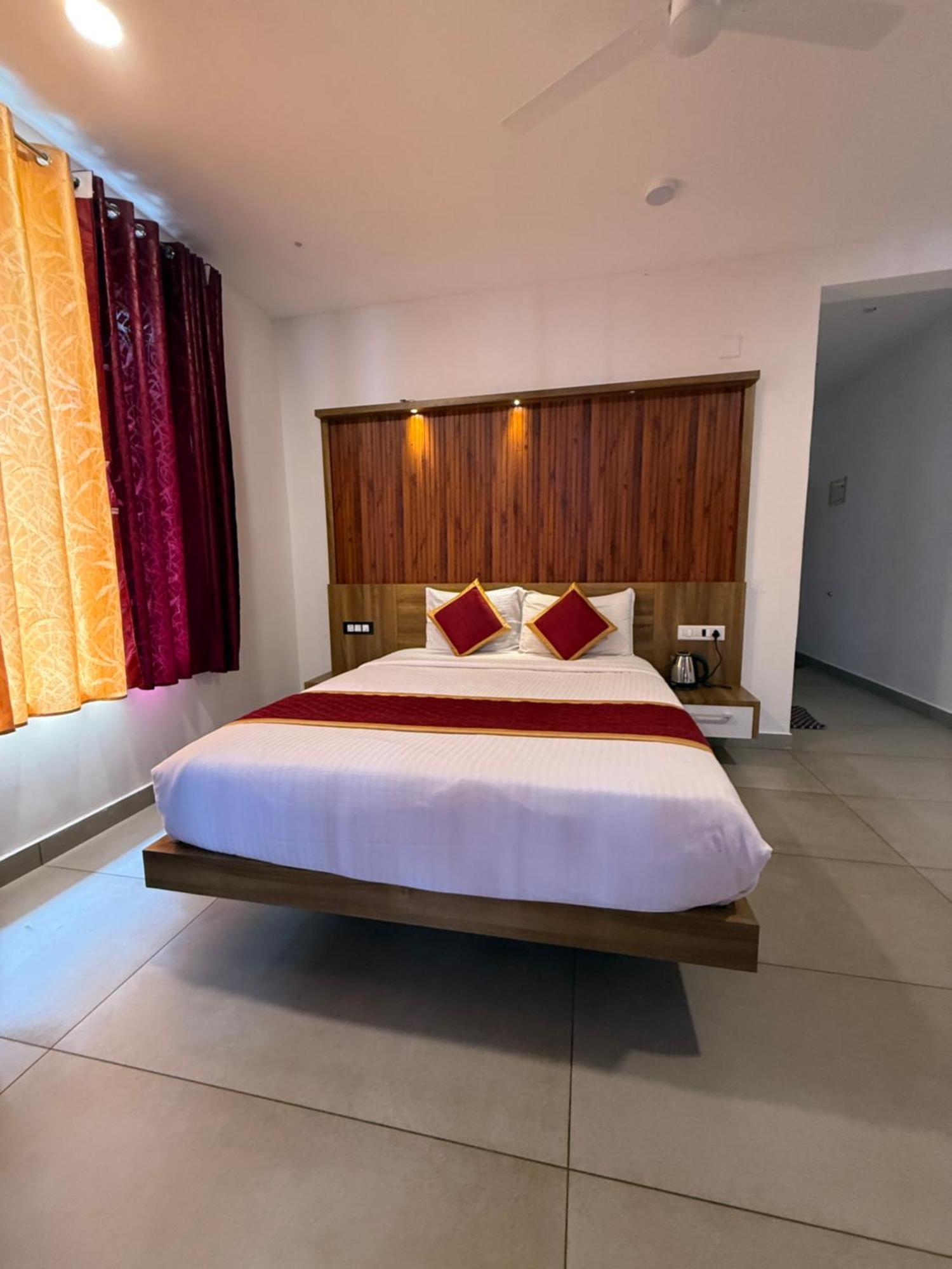 Honey Rock Hotel Kanthalloor Екстериор снимка